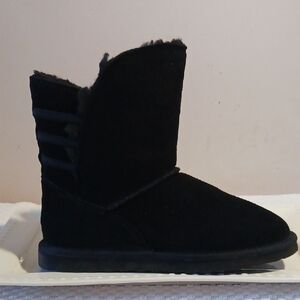 Gorgeous! BearPaw ⚜️ Black Suede Boots Elastic Detail Design  *New*